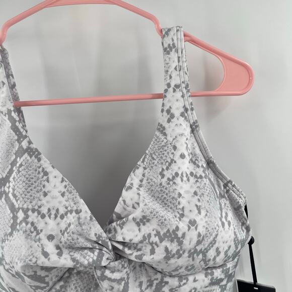 DKNY Swimsuit Size 8 One Piece NWT Gray White Scoop Back Twist Front Swim Beach - Picture 11 of 16